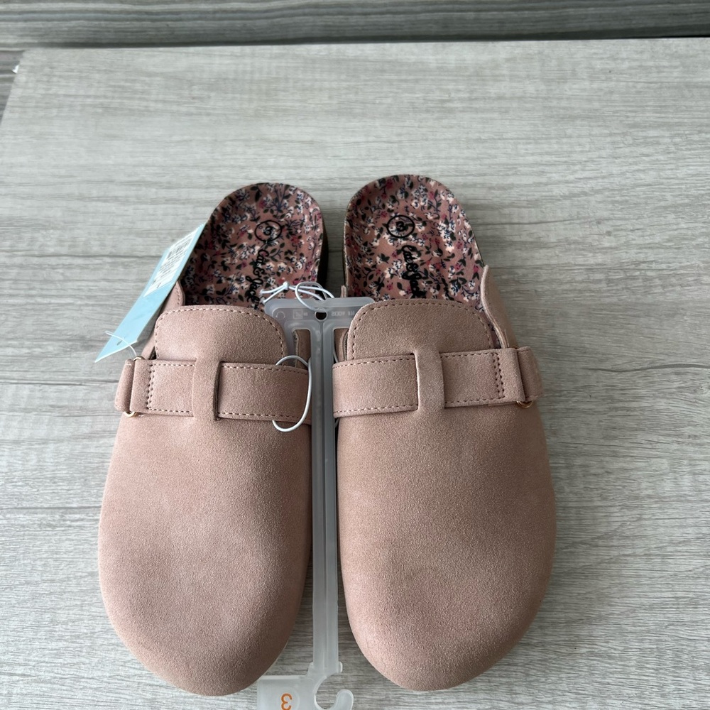 Cat and jack girl clogs Sz 3